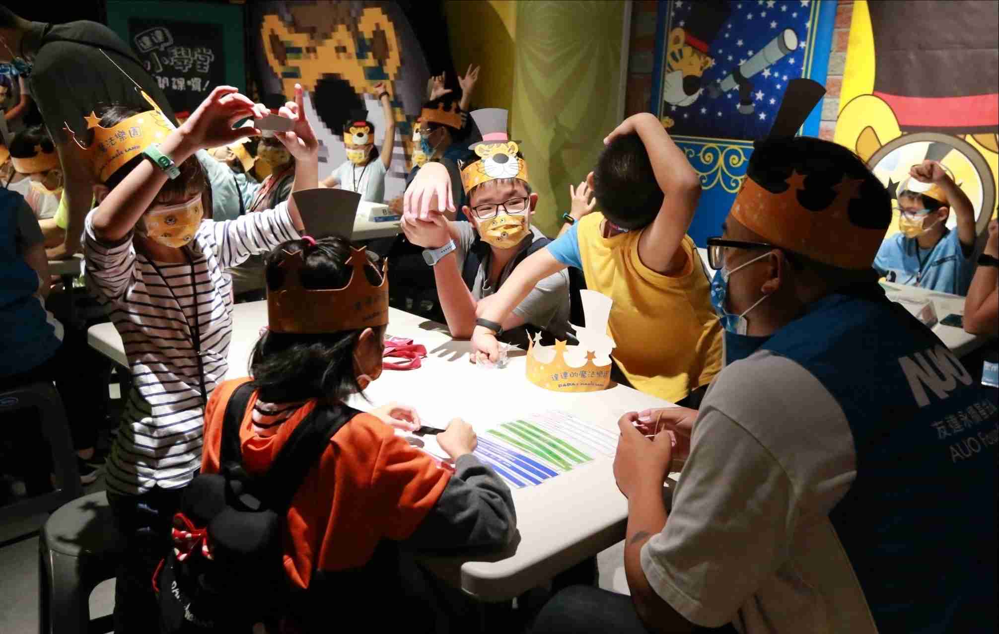 人生就是博以永续理念推动全人教育计划，，，内外结盟储备科普教育人才，，，荣获亚太永续行动奖社会共融面的金奖肯定