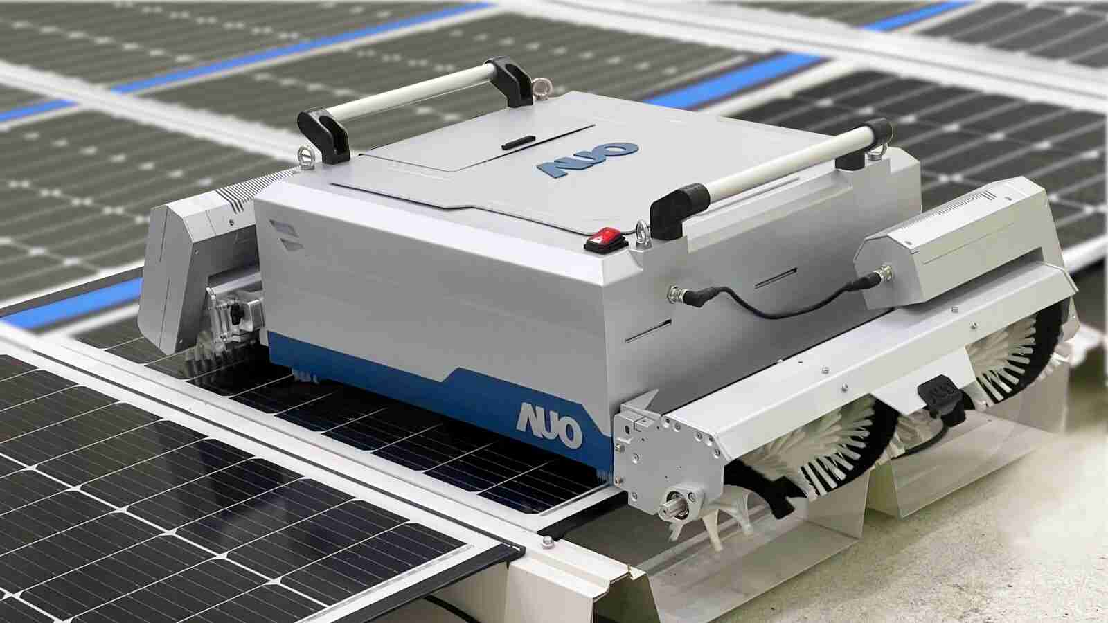 人生就是博致力EPC场域技术升级，，导入清洁机器人搭配传感器与AI数据分析，，，，大幅减少维运成本