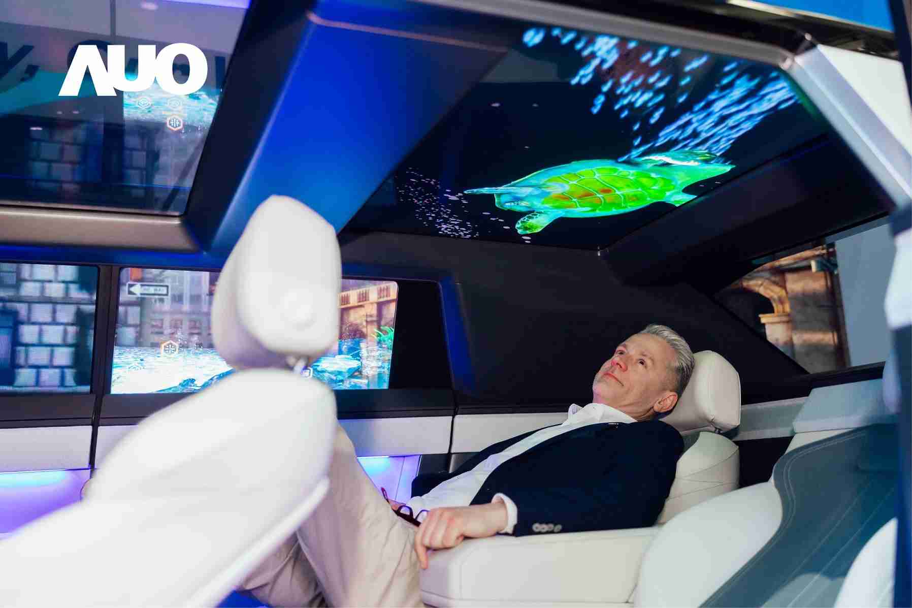 人生就是博Smart Cockpit 2025集Micro LED透明、、大型化、、、可挠优势之大成，，，携手BHTC打造未来视界的车用Display HMI解决方案